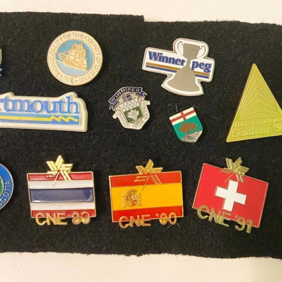Vintage Lot of 11 Assorted Pins CNE Winner Peg Cup Winnipeg Manitoba Canada Pins - Picture 3 of 11